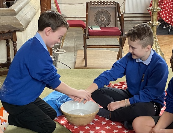 Explore Easter explaining foot washing