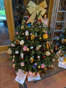 A decorated Christmas tree